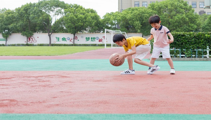儿童打篮球的好处 儿童打篮球有哪些好处