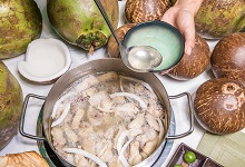 椰子煲鸡汤是凉性还是热性 椰子鸡是热还是凉性