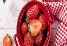 摘下来的草莓不熟怎么办 草莓没熟怎么催熟