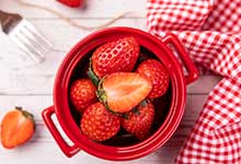 青草莓怎样存放变红 草莓保鲜方法