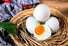 烤海鸭蛋和咸鸭蛋的区别 烤海鸭蛋和咸鸭蛋有什么不同
