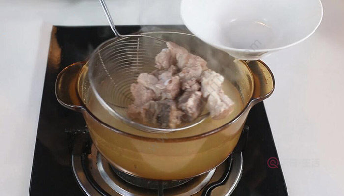 栗子烧排骨的做法