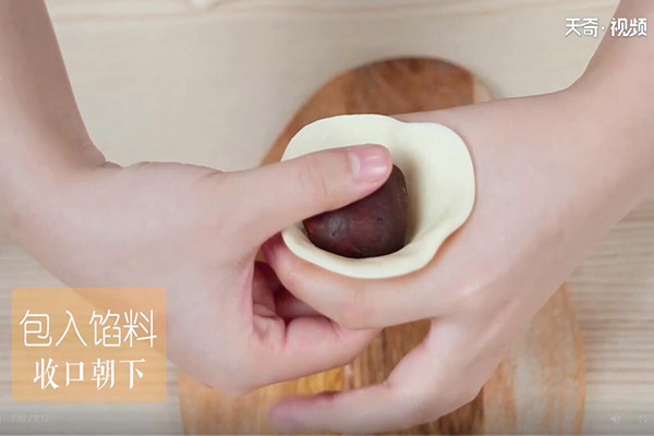 蛋黄酥的做法 蛋黄酥怎么做