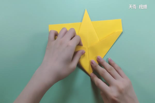 飞机折纸怎么折