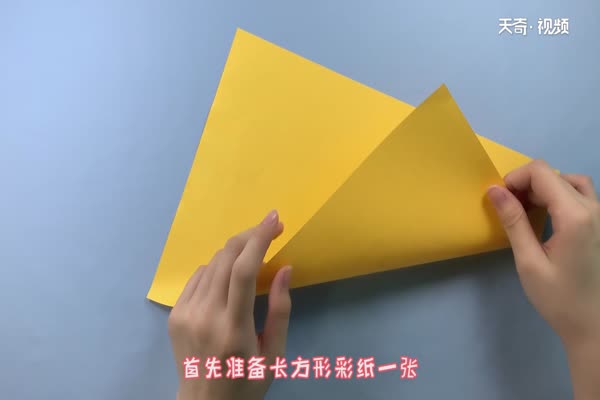 圆形纸飞机的折法 圆形纸飞机的简单折法