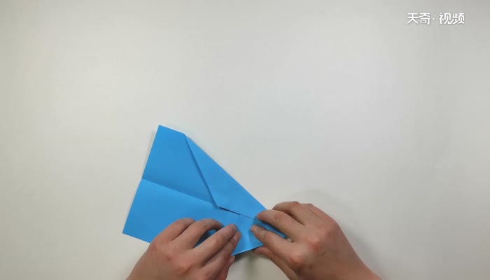 怎么折纸飞机空中之王 折空中之王纸飞机的方法
