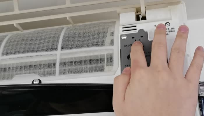 空调遥控坏了怎么开空调 空调除了遥控器还能怎么打开