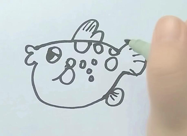 胖胖鱼简笔画