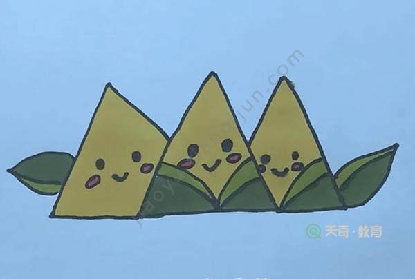 我们先画出画出三个三角形,接着画上粽叶