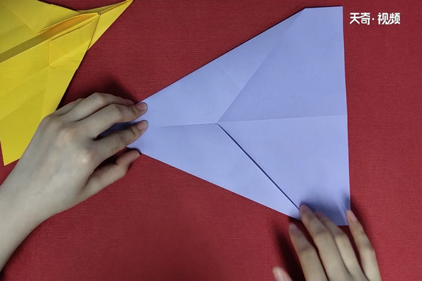 直线纸飞机的折法