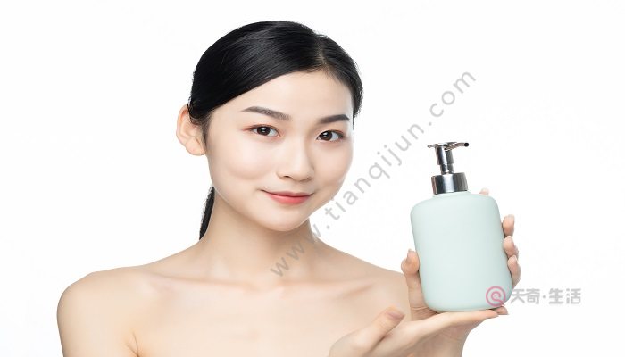脱完毛后要擦身体乳吗(脱完毛后要擦身体乳吗女生)