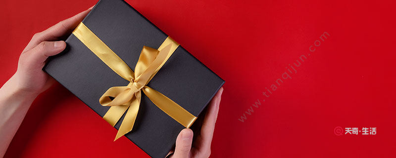 朋友过生日送什么好呢女的 _朋友过生日送什么好-第1张图片-潮百科
