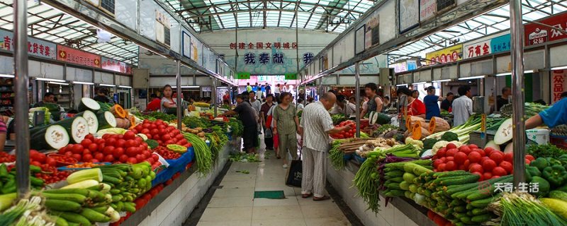 一是北京新發地農產品中心批發市場,位於新發地北橋西側;二是北京